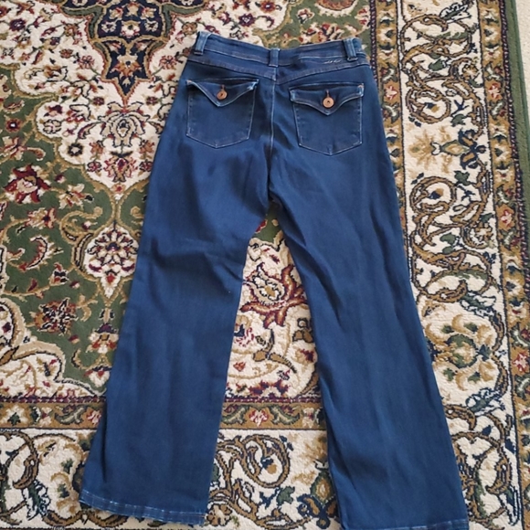 INC Boot Leg, Short, Curvy Fit SZ 4 Jeans - Picture 4 of 5